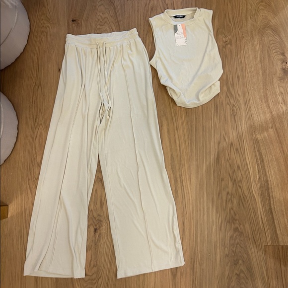 Amazon Cream Ribbed Set - Picture 1 of 5